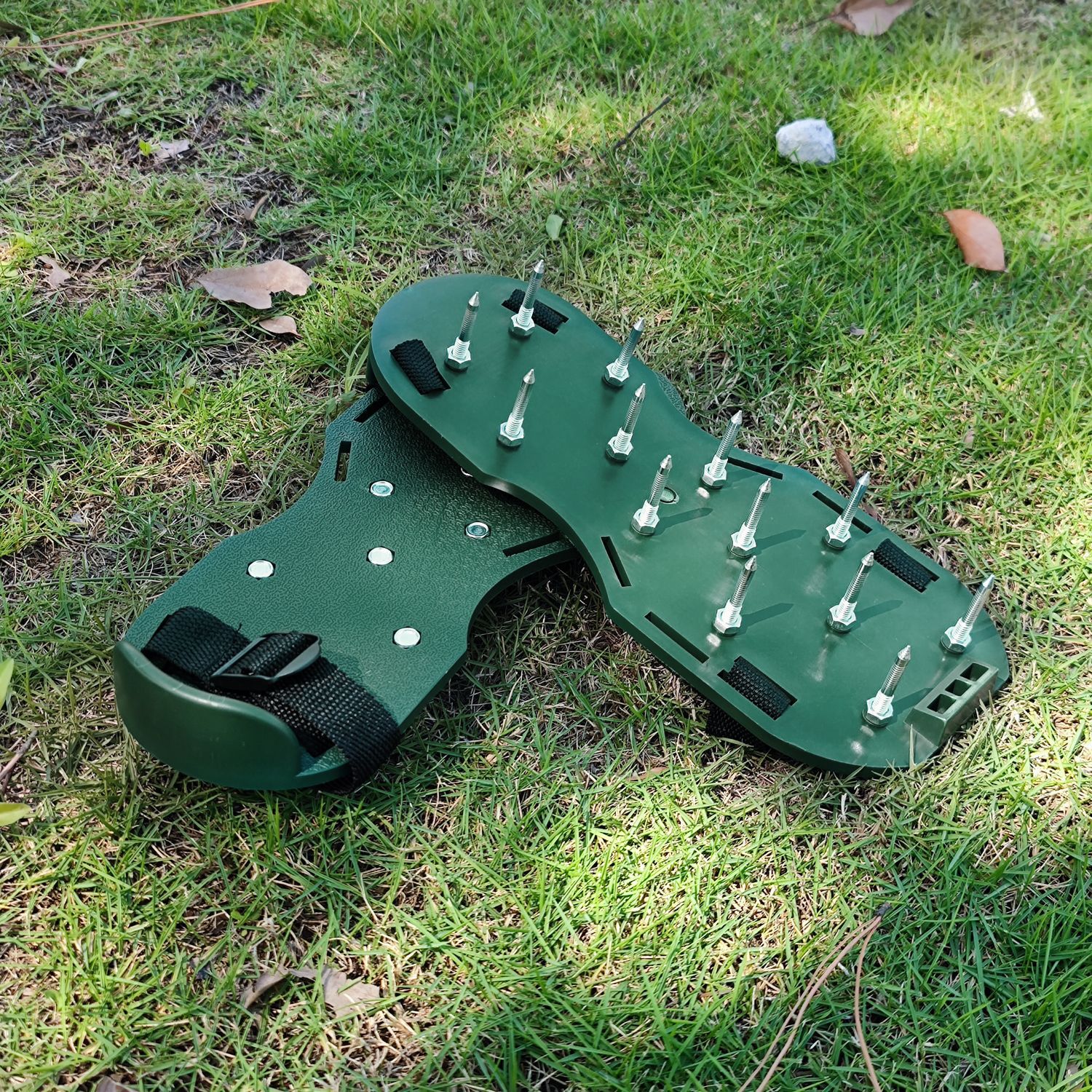 1 Pair Grass Spiked Gardening  - مراجعة Gardening Tools Revit وسعره
