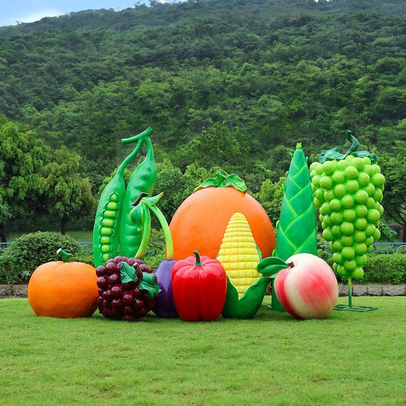 Fruit and vegetable ornaments  - مراجعة Gardening Tools Revit وسعره